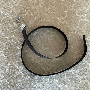 Bill Blass Reversible Black/ Brown leather belt, size 42